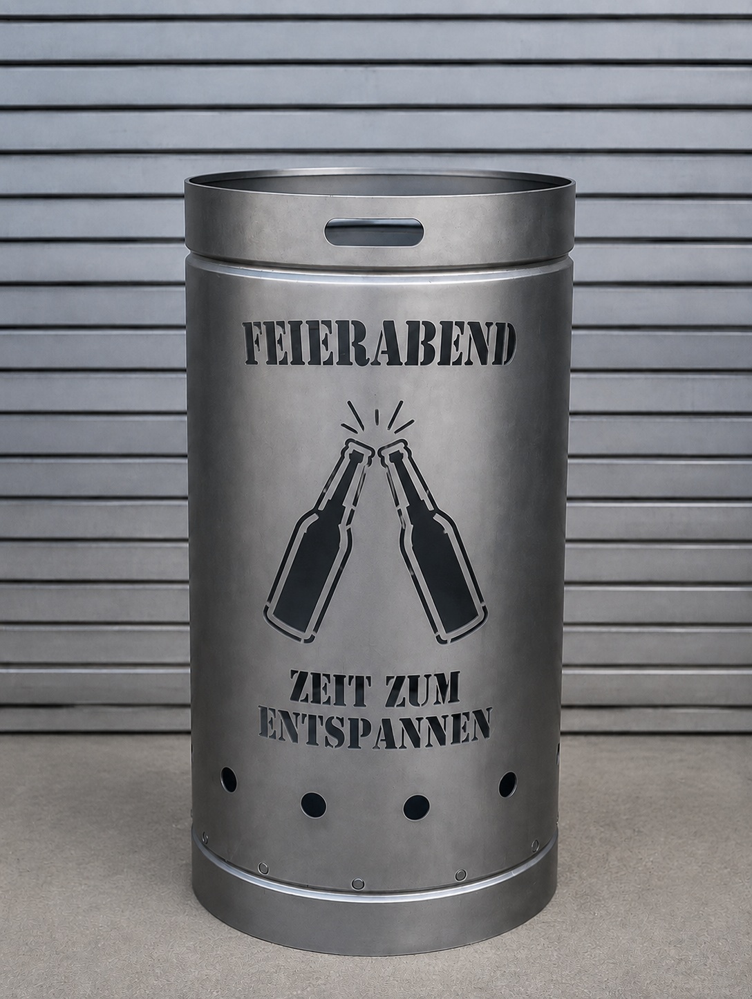 Feuertonne bei Nacht